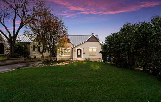 4-bedroom rental at 402 Elmhurst in San Antonio, TX — photo 1