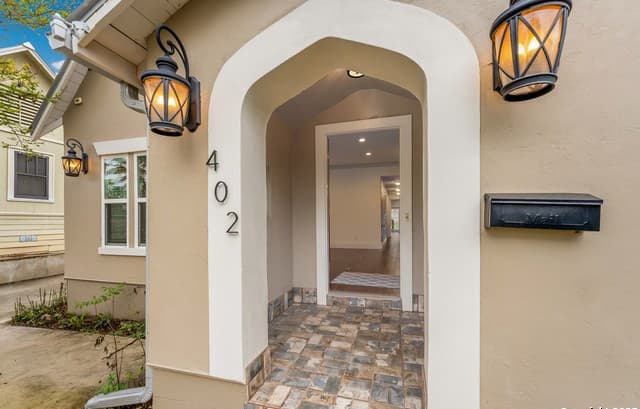 4-bedroom rental at 402 Elmhurst in San Antonio, TX — photo 3