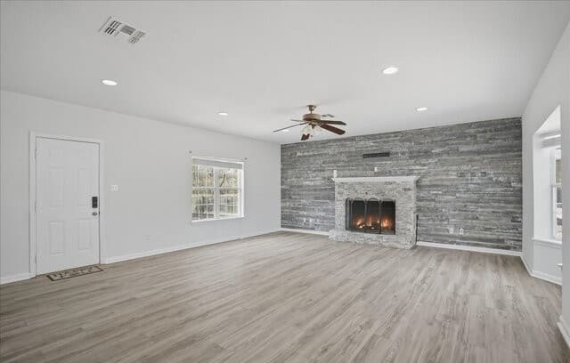 3-bedroom rental at 1601 Owens Ave in Three Rivers, TX — photo 5