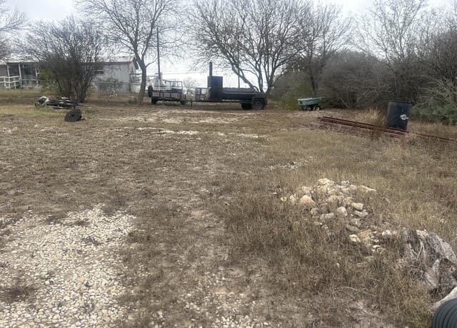 2-bedroom rental at 298 County Road 5633 in Castroville, TX — photo 3