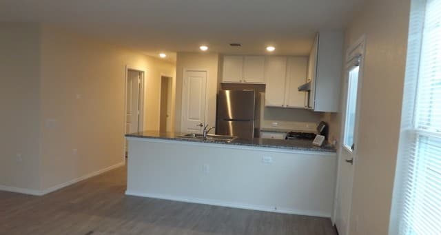 3-bedroom rental at 4543 Zoe Pass in San Antonio, TX — photo 2