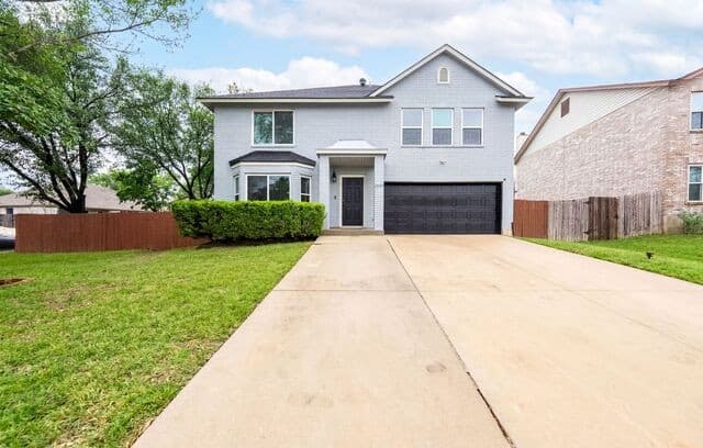 4-bedroom rental at 14107 Cougar Rock in San Antonio, TX — photo 2