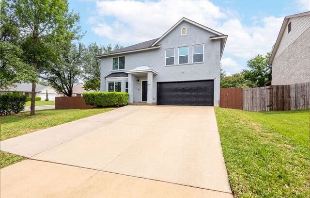 4-bedroom rental at 14107 Cougar Rock in San Antonio, TX — photo 3