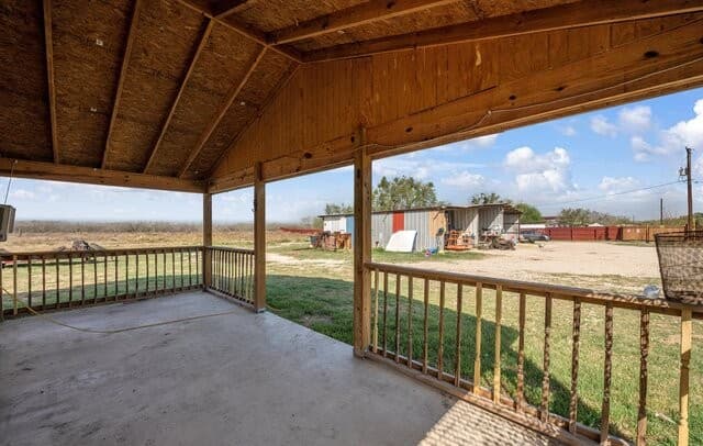 1-bedroom rental at 18883 Lagloria Rd in Elmendorf, TX — photo 4