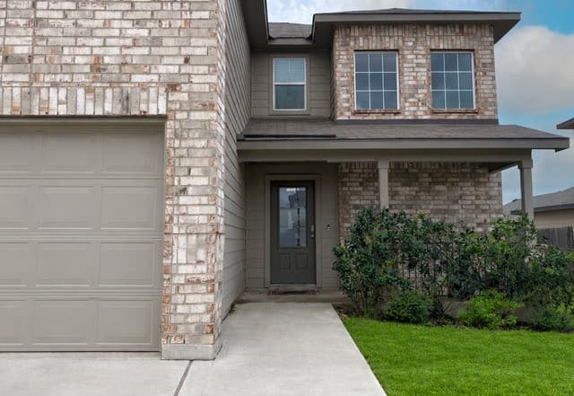 3-bedroom rental at 621 Great in Cibolo, TX — photo 2