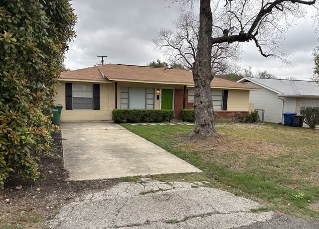 3-bedroom rental at 1903 Flamingo in San Antonio, TX — photo 1