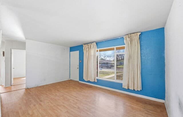 3-bedroom rental at 527 E Dickson in San Antonio, TX — photo 5