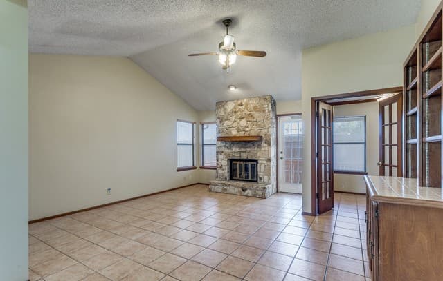 3-bedroom rental at 4814 De Paul in San Antonio, TX — photo 2