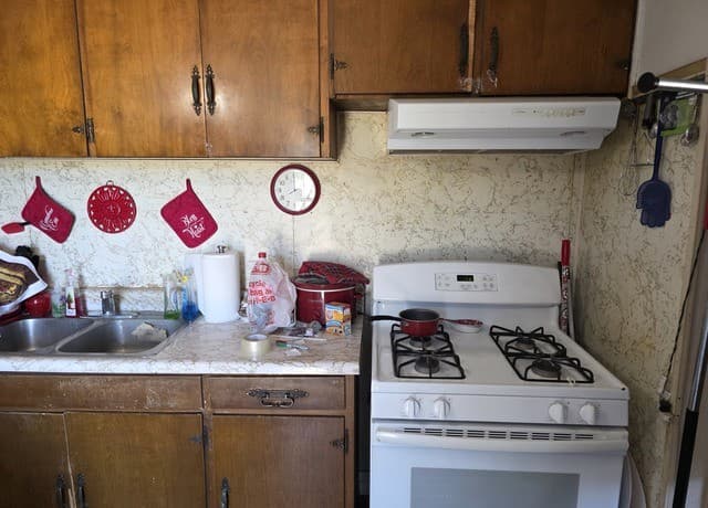 2-bedroom rental at 111 Coney in San Antonio, TX — photo 3
