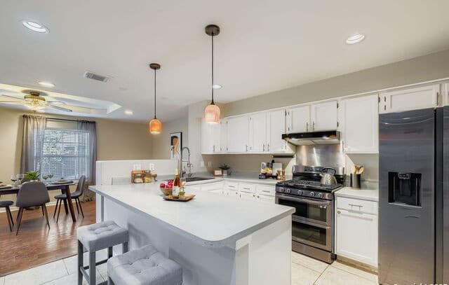 4-bedroom rental at 9322 Valley Ridge in San Antonio, TX — photo 2