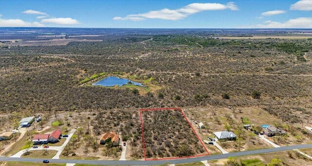 rental at TBD County Road 367 in Hondo, TX — photo 1