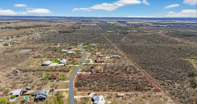 rental at TBD County Road 367 in Hondo, TX — photo 2