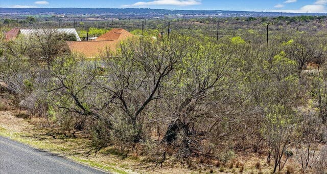 rental at TBD County Road 367 in Hondo, TX — photo 5