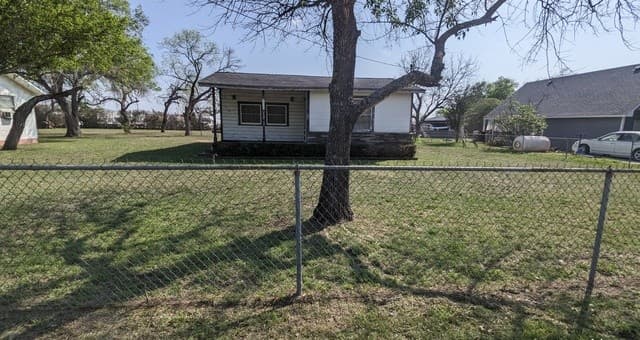 2-bedroom rental at 4918 Alma in San Antonio, TX — photo 2