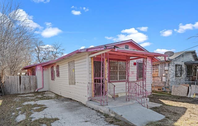 0rental at 920 S San Joaquin in San Antonio, TX — photo 3