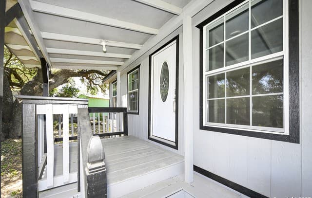 3-bedroom rental at 600 Dawnridge Drive in Poteet, TX — photo 2