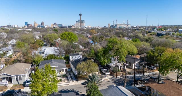 3-bedroom rental at 135 Panama in San Antonio, TX — photo 4