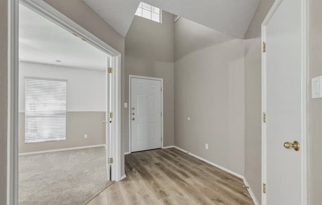 5-bedroom rental at 16722 Mandolino in San Antonio, TX — photo 4