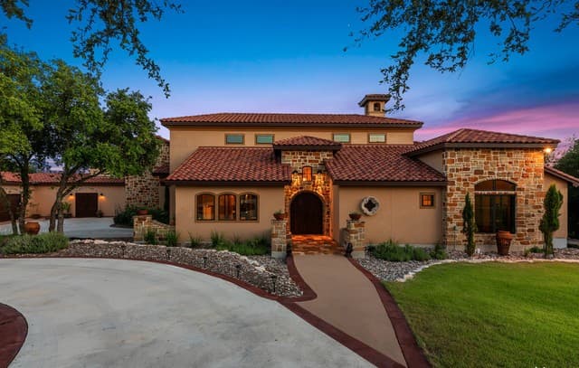 4-bedroom home for sale at 189 Shimmering Shore Ct in Spring Branch TX