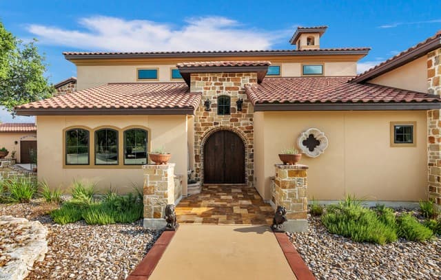 Home for sale at 189 Shimmering Shore Ct in Spring Branch, TX — photo 5
