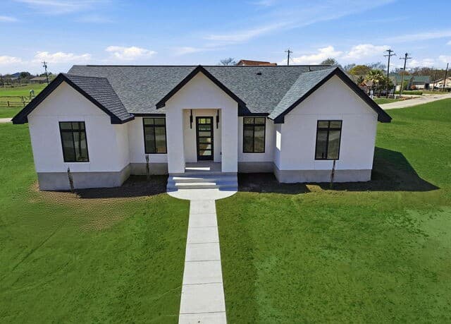 4-bedroom home for sale at 340 Spring Creek in Bandera TX