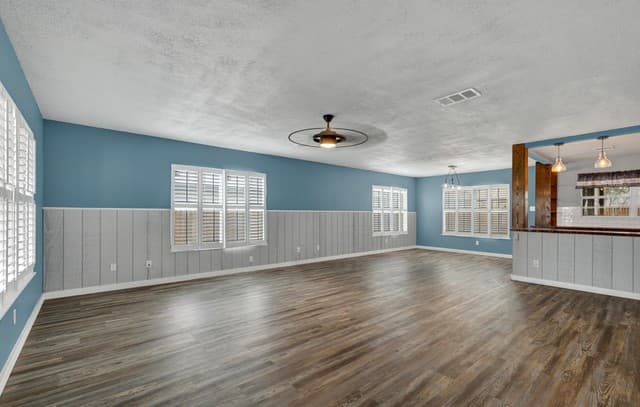 5-bedroom rental at 465 Twin Point in Schertz, TX — photo 4