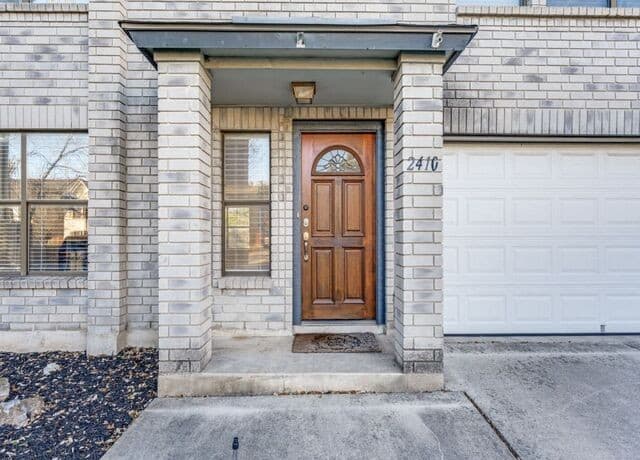 3-bedroom rental at 2410 Cedar Trace in San Antonio, TX — photo 4