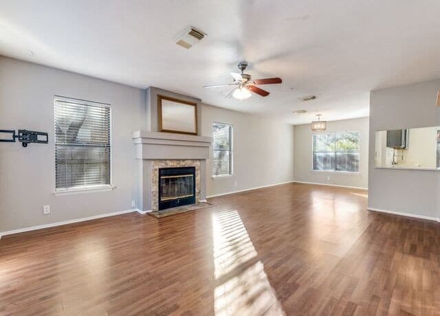 3-bedroom rental at 2410 Cedar Trace in San Antonio, TX — photo 5
