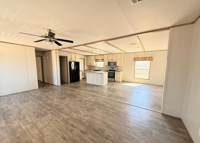 3-bedroom rental at 189 Viridian in Pleasanton, TX — photo 3