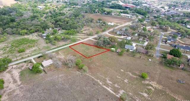 rental at 515 Dry Hollow in La Vernia, TX — photo 4