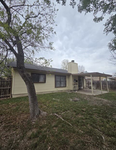 4-bedroom rental at 4910 Dare Ln. in San Antonio, TX — photo 4