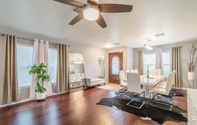 Home for sale at 18 Sulfur Cyn in San Antonio, TX — photo 5