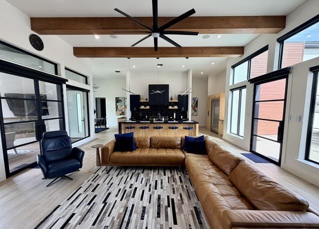 5-bedroom rental at 19607 Terra Mont in San Antonio, TX — photo 2