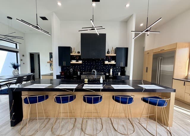 5-bedroom rental at 19607 Terra Mont in San Antonio, TX — photo 3