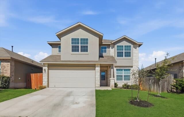 5-bedroom rental at 6715 Kingsley Edge in San Antonio, TX — photo 2