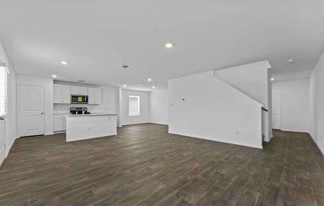 5-bedroom rental at 15515 Mint Patch Meadow in Von Ormy, TX — photo 5