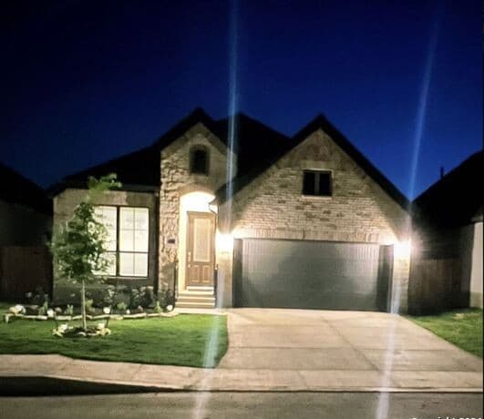 3-bedroom rental at 14158 Blind Bandit Creek in San Antonio, TX — photo 1