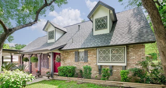 4-bedroom rental at 10202 Bull Run St in San Antonio, TX — photo 2