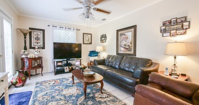 4-bedroom rental at 10202 Bull Run St in San Antonio, TX — photo 4