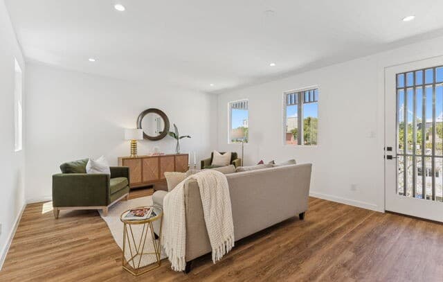 4-bedroom rental at 562 McMonigal Pl. in San Antonio, TX — photo 4