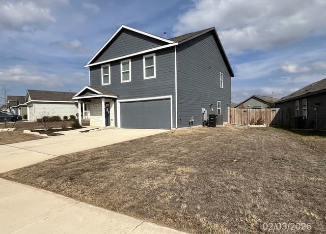 4-bedroom rental at 10102 Kersey Mill in San Antonio, TX — photo 2