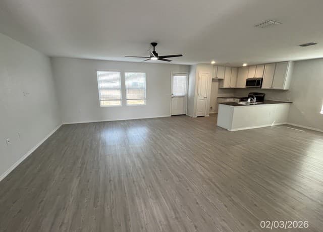 4-bedroom rental at 10102 Kersey Mill in San Antonio, TX — photo 4