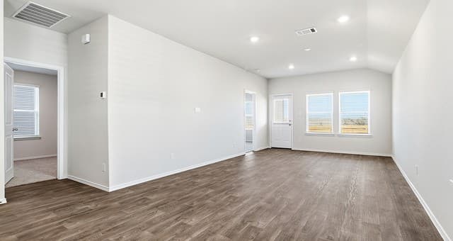 4-bedroom rental at 10730 Dazzle in San Antonio, TX — photo 3