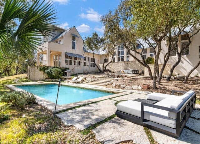 4-bedroom rental at 3564 Mountain Loop in San Antonio, TX — photo 1