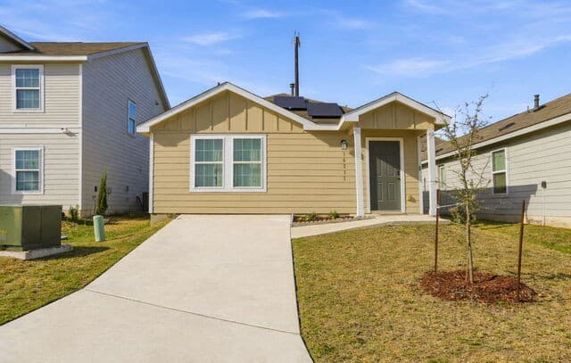 3-bedroom rental at 10231 Mesa Medina in San Antonio, TX — photo 1