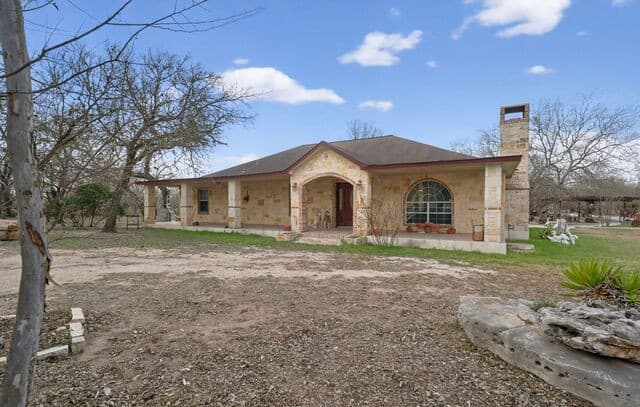 4-bedroom rental at 20134 S Jett Rd in San Antonio, TX — photo 2