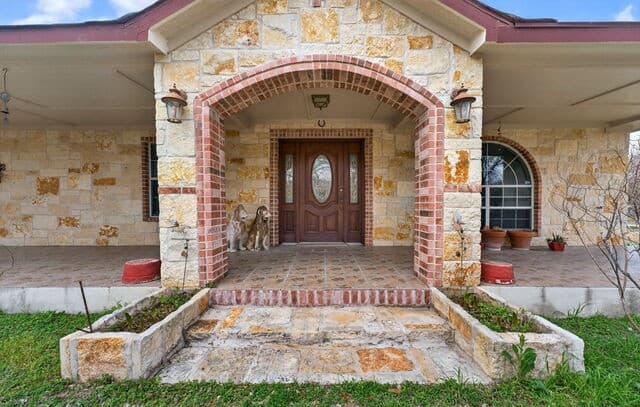 4-bedroom rental at 20134 S Jett Rd in San Antonio, TX — photo 4