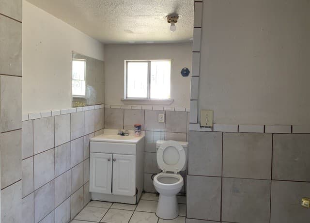 3-bedroom rental at 319 Vine in San Antonio, TX — photo 5
