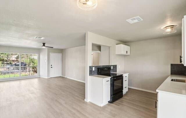 4-bedroom rental at 9006 Bowline in San Antonio, TX — photo 5