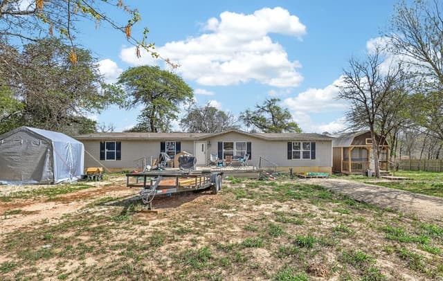 4-bedroom rental at 1707 Medina Cir in San Antonio, TX — photo 1